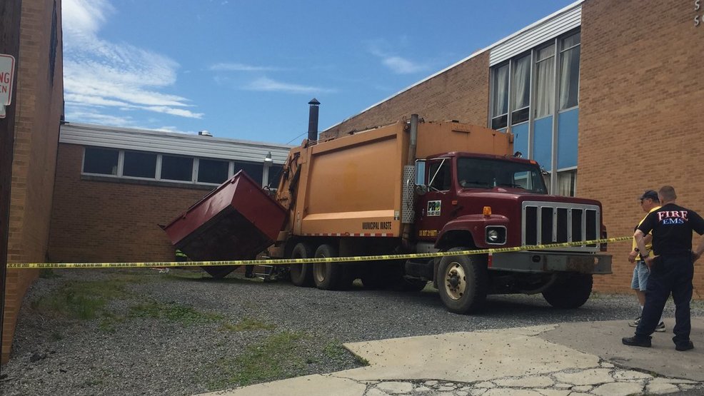 MEC&F Expert Engineers Sanitation worker Barry Miller of Summerhill