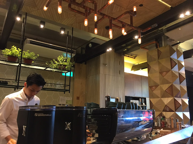 Populus Cafe - Interior and Ambience