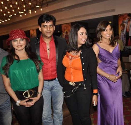 Photos Of Bhojpuri Actors Ravi Kishan With Wife Priti Daughter Riva Top 10 Bhojpuri Ravi kisan family ravi kisan story ravi kishan biography ravi kishan wife ravi kishan की संघर्ष से सफलता तक की कहानी. photos of bhojpuri actors ravi kishan