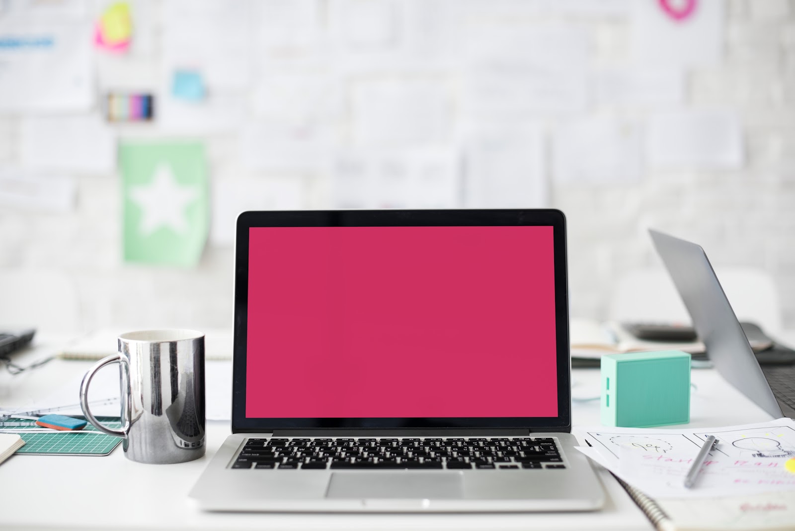 Apple Laptop With Pink Screen