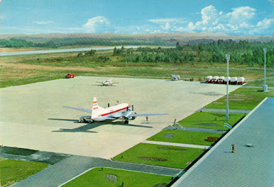 Postal del aeropuerto de Asturias de la editorial Alce del año 1969