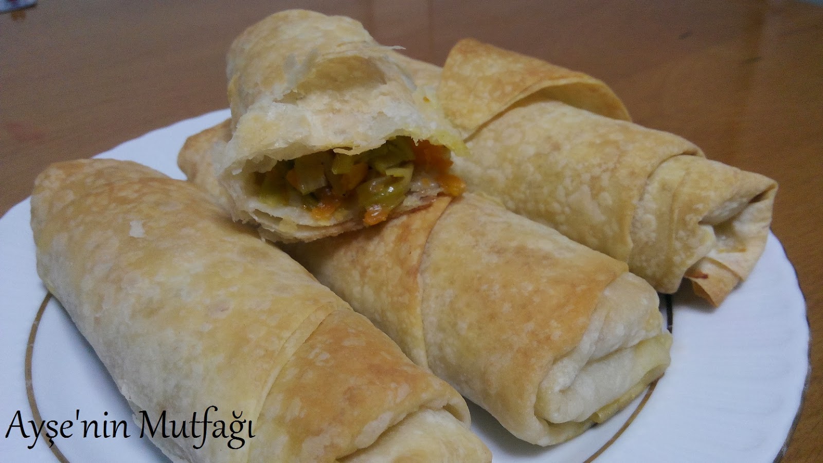 Hazir yufkadan pırasalı borek iki cesit börek