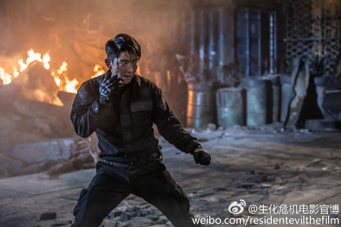 Lee Joon Gi Makes Milla Jovovich's Trip To Korea Memorable Ahead Of “Resident  Evil” Premiere