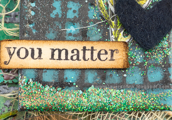 Layers of ink - Grunge It Up Tag Tutorial by Anna-Karin Evaldsson