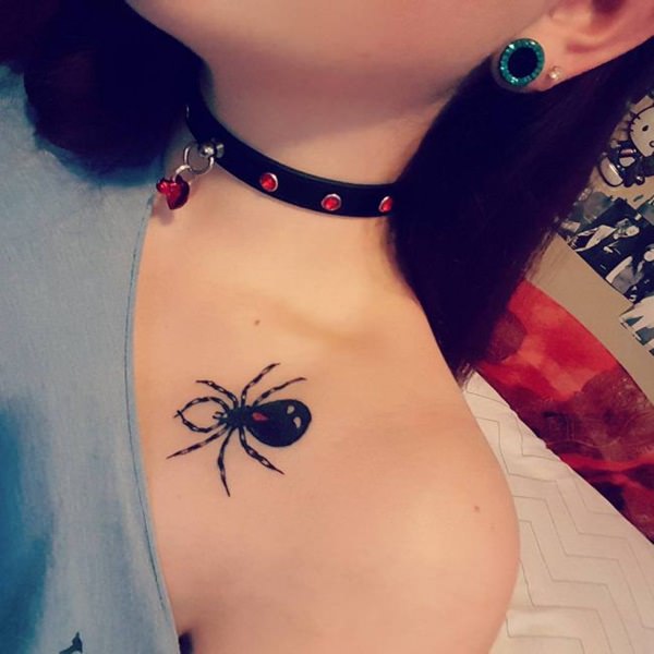 Tatuagens femininas na clavícula Tatuagens femininas na clavícula