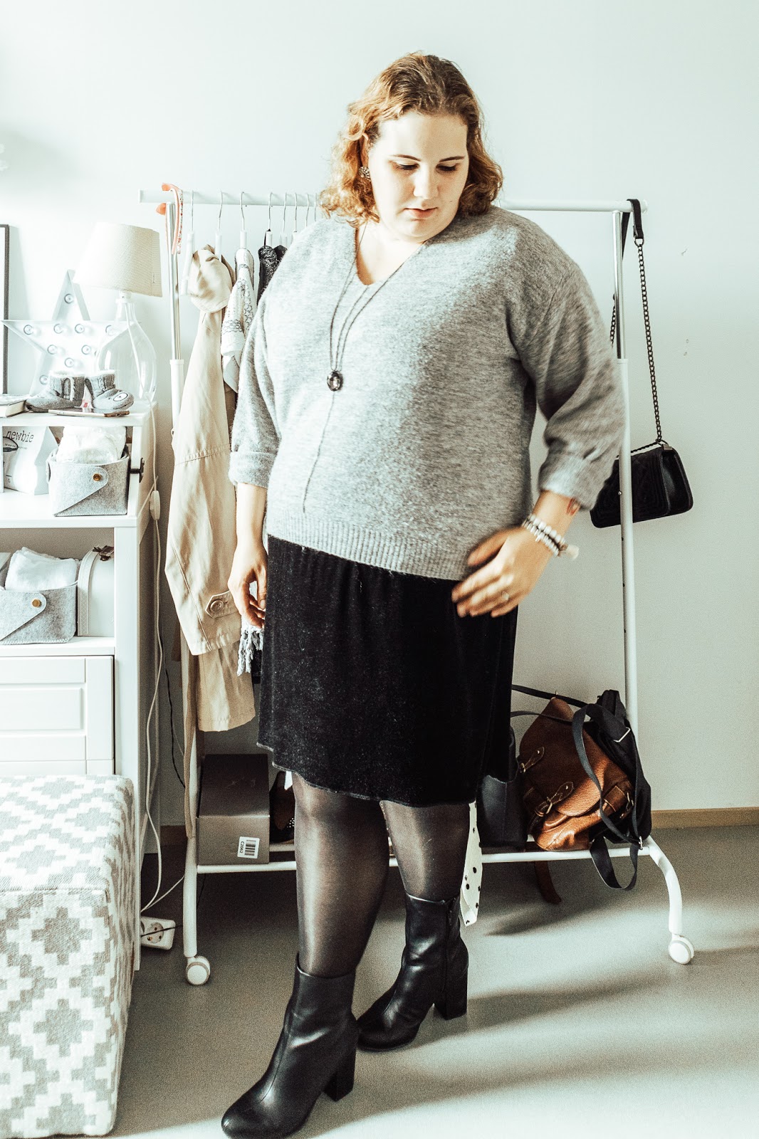 päivän asu, plus size, plustyyli, neule, samettimekko,