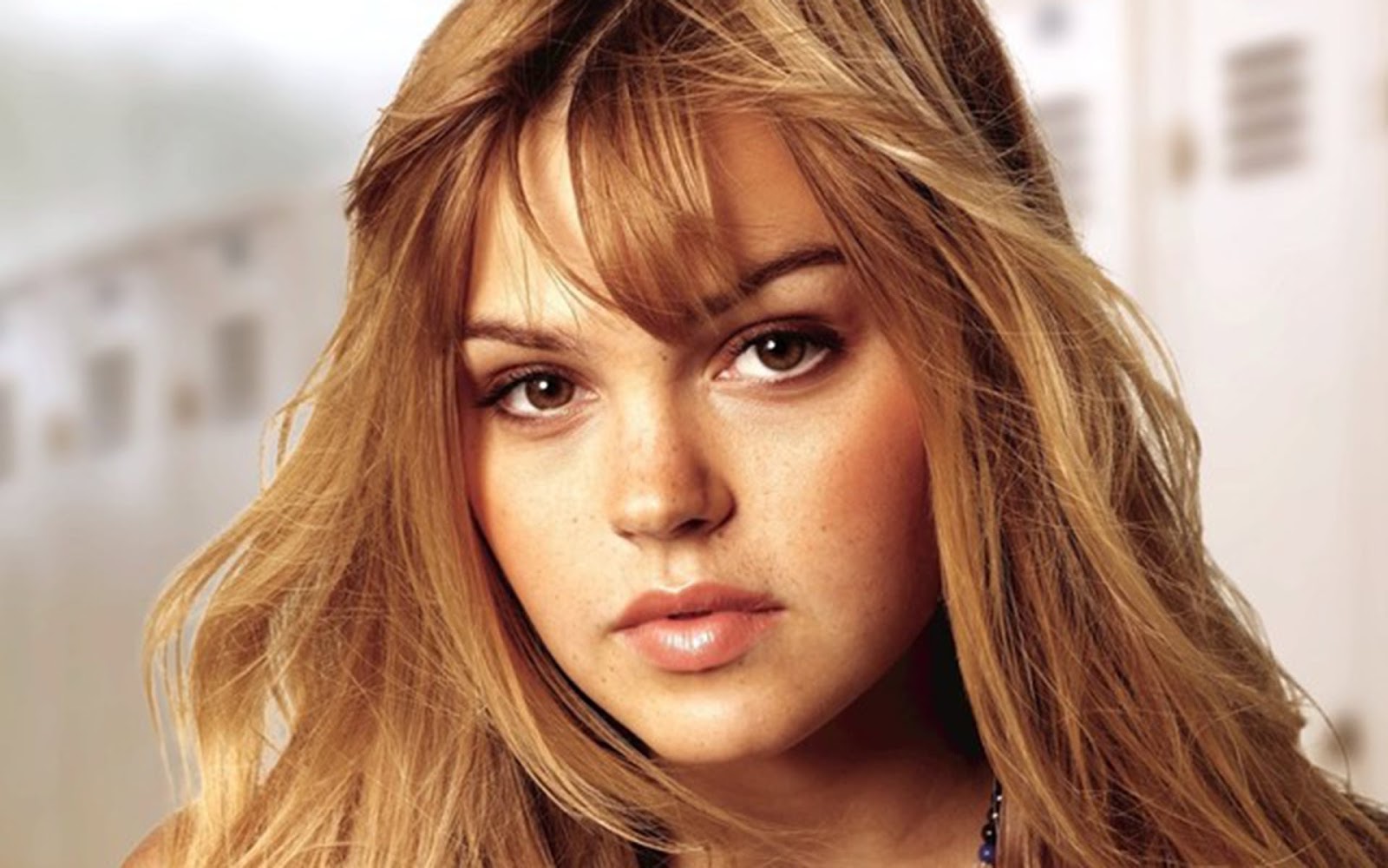 Aimee Teegarden Wallpapers : International Celebrities - Page 8