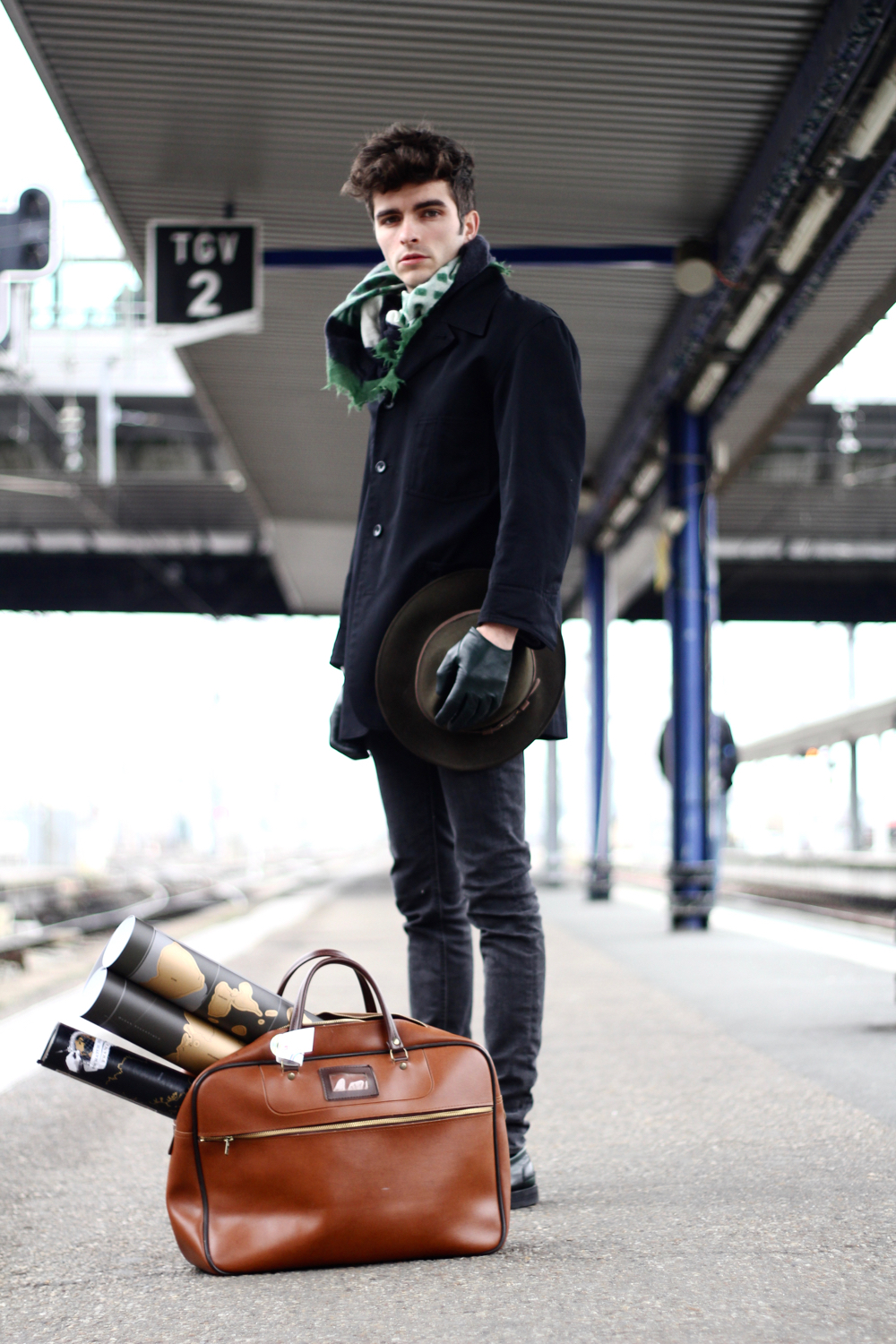 Blog-mode-style-homme-paris-bordeaux-abonnement-jeune-sncf-tgv-max-tgvmax-fevrier-gratuit-bon-plan-fedora-chapeau-sac-vintage-voyage-france-echarpe-dries-van-noten-skinny-homme-carte-gratter-yohji-yamamoto -montre-briston-sport-nato