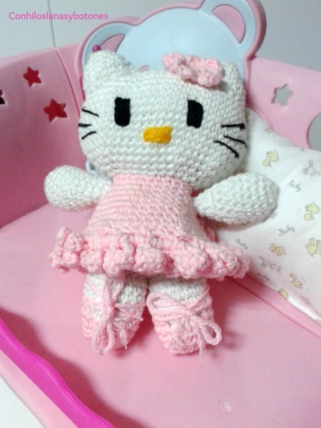 Conhiloslanasybotones: Hello Kitty bailarina amigurumi