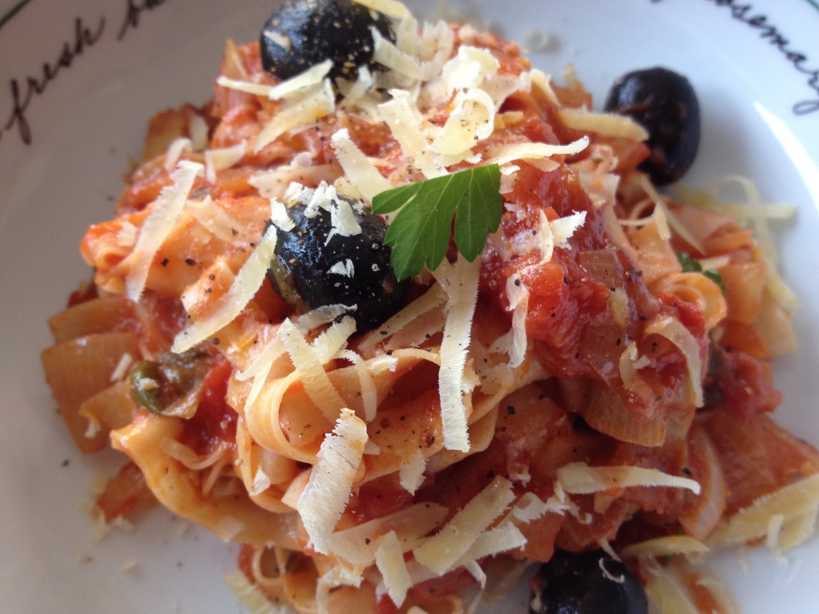 Fon's Kitchen Pasta with Tomatoes, Anchovies, Black olives, Capers and Chillis