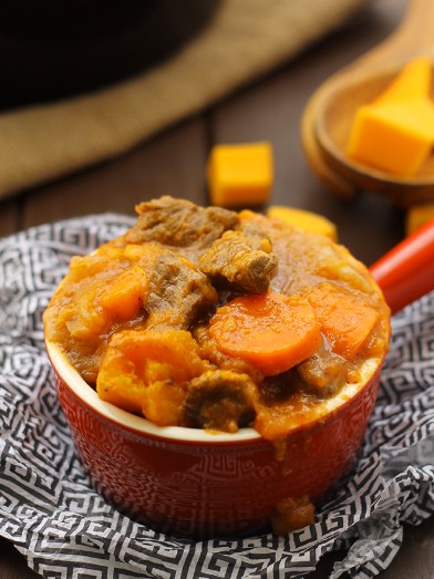 SLOW COOKER BEEF AND WINTER VEGETABLE STEW