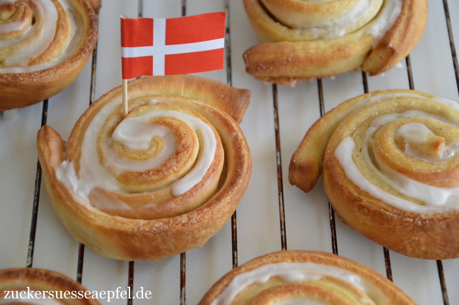 Ein original Rezept für dänische Zimtschnecken | ♥ Zuckersüße Äpfel ...