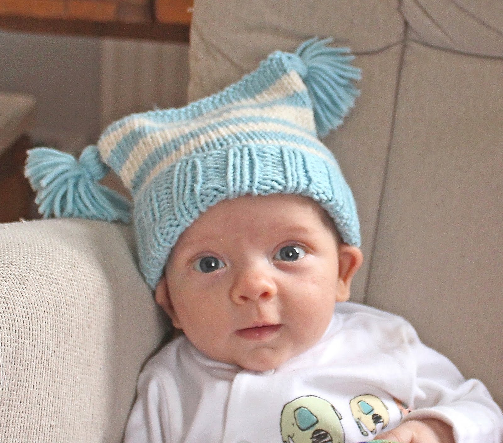 Susie F Handmade: New free pattern - Baby Tassels Hat