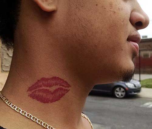 boyuna öpücük dövmesi kiss lip tattoo boyuna öpücük dövmesi kiss lip tattoo