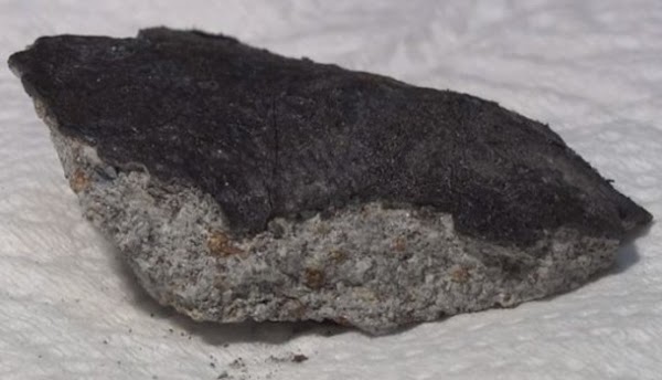 ( VÍDEO ) meteorito cae en el techo de una casa en Japón . ( VÍDEO ) meteorito cae en el techo de una casa en Japón .