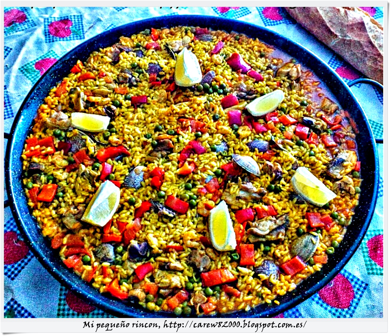Mi pequeño rincon Paella de carne y almejas