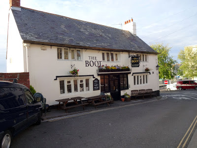 A lovely night to sit outside The Boot