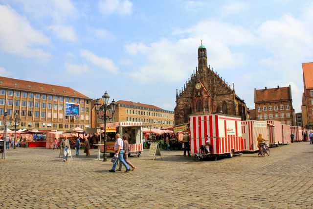 Piazza del Mercato Centrale - Norimberga - Poracci In Viaggio piazza-mercato-centrale-norimberga-poracci-in-viaggio-pacchetto-volo-hotel