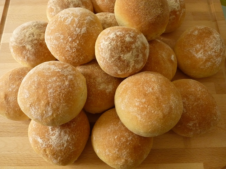 Panini con farina di semola rimacinata a lunga lievitazione