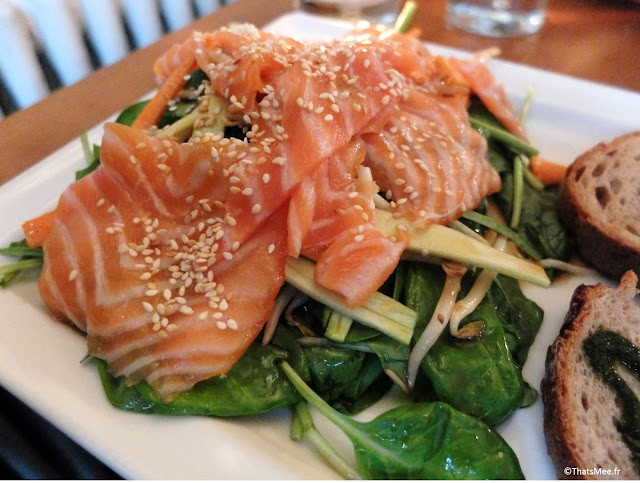salade thaï saumon mariné pousses d'épinards soja coriandre courgette, Resto Les Bonnes Soeurs Paris 9ème avenue Trudaine Pudhlo Routard 