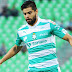 Chivas iría por Néstor Araujo