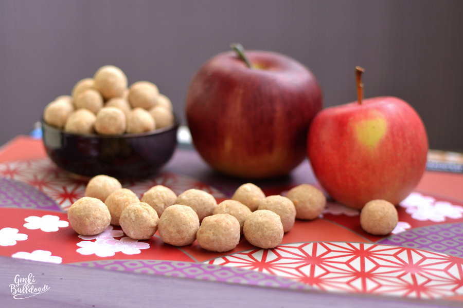 Hundekekse selbst backen Apfel-Kokos Kugeln Hundekekse selbst backen Apfel-Kokos Kugeln