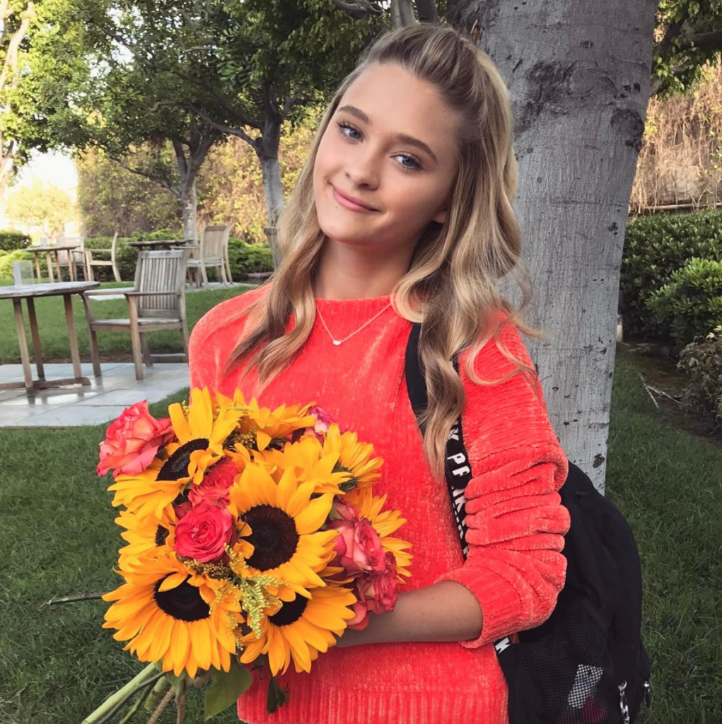 Nickalive Nickelodeon Star Lizzy Greene Reveals What Its Really Like Being A Young Working
