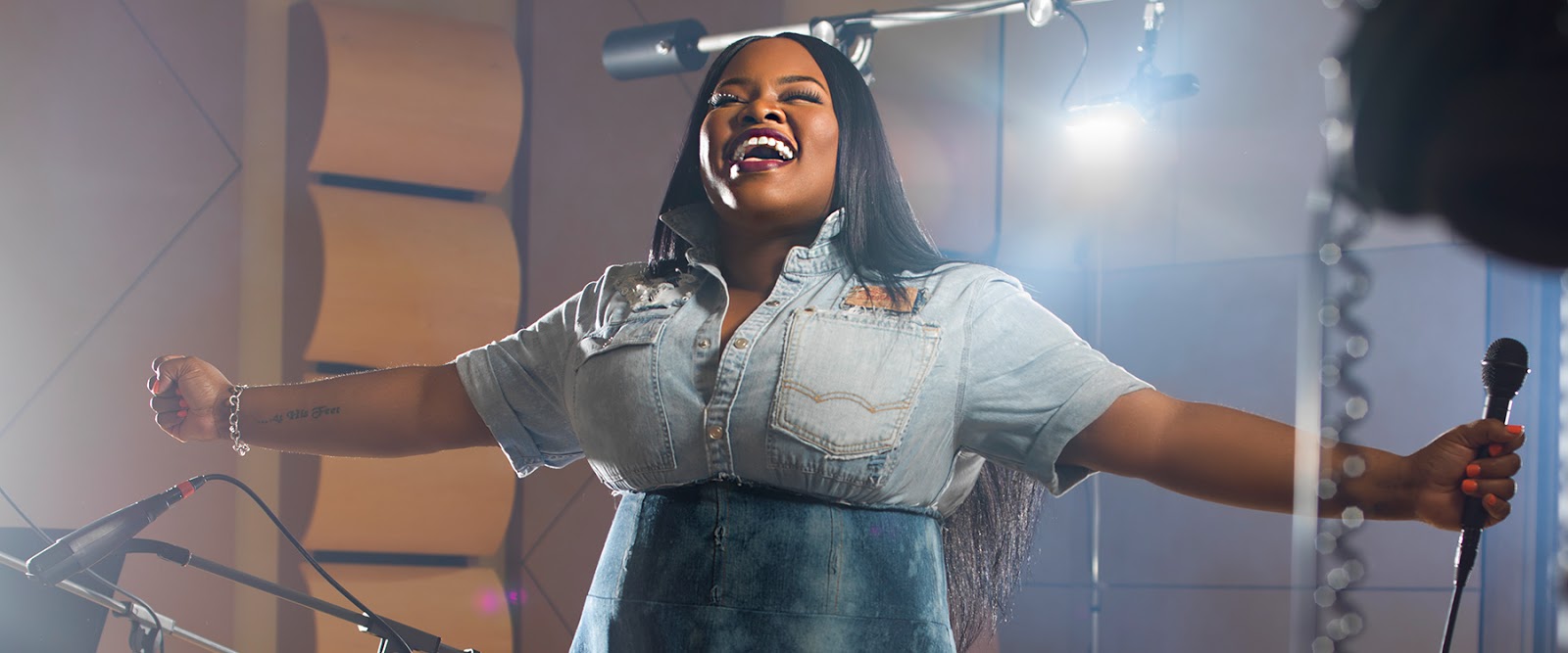 Tasha Cobbs Break Every Chain lyrics