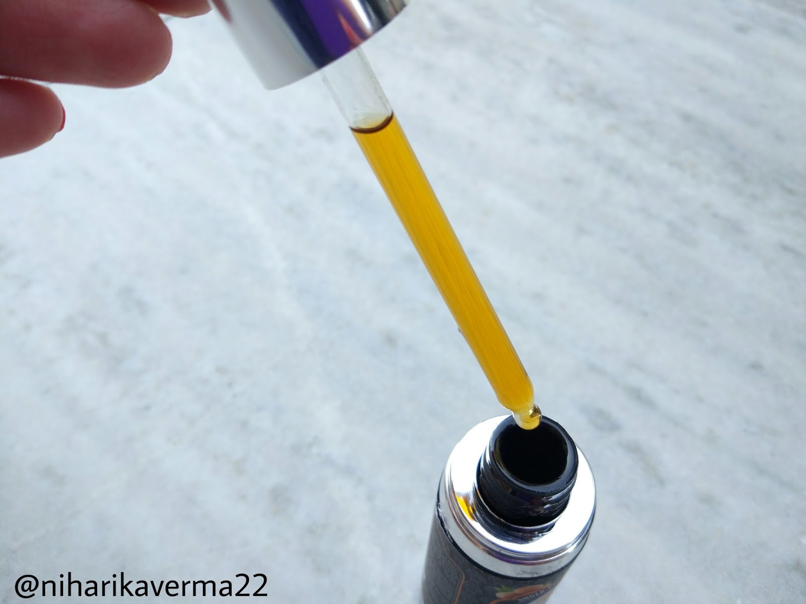 Roots & Herbs Under Eye Tailam with Brightening Nutmeg Natural, Vegan and Ayurvedic Product