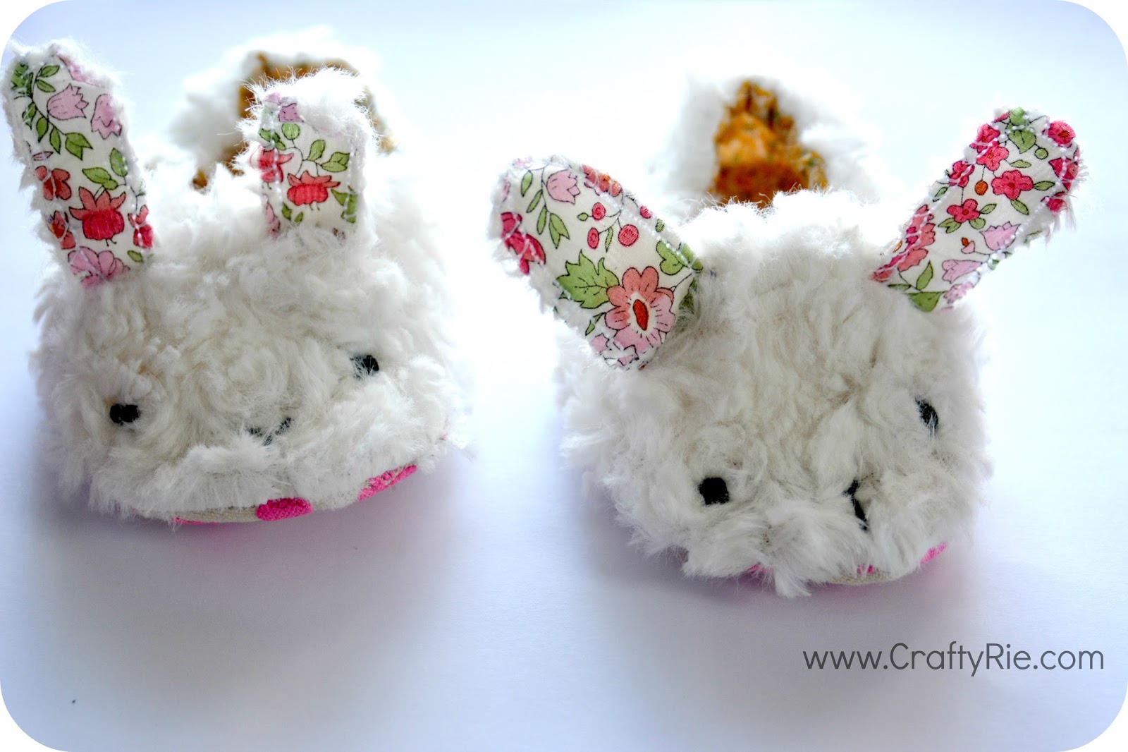 CraftyRie Bunny slippers, I'm in love!
