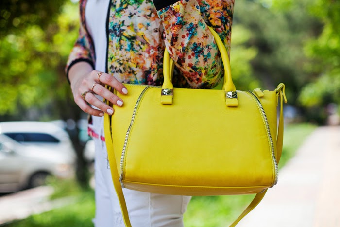 WHITE BOMBER WITH FLOWERS & YELLOW BAG | TIE BOW-TIE
