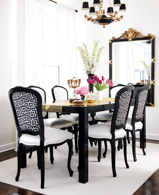 A touch of Luxe: Beautiful dining room in black, white and gold