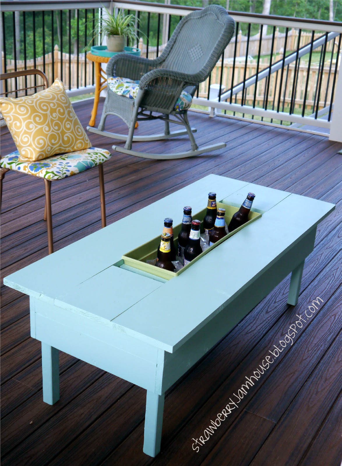 Strawberry Jam House Porch Coffee Table with Builtin Cooler