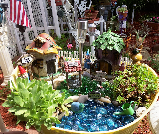 DEBBIEDABBLE BLOG Gnome Fairy Garden Tub, 2017
