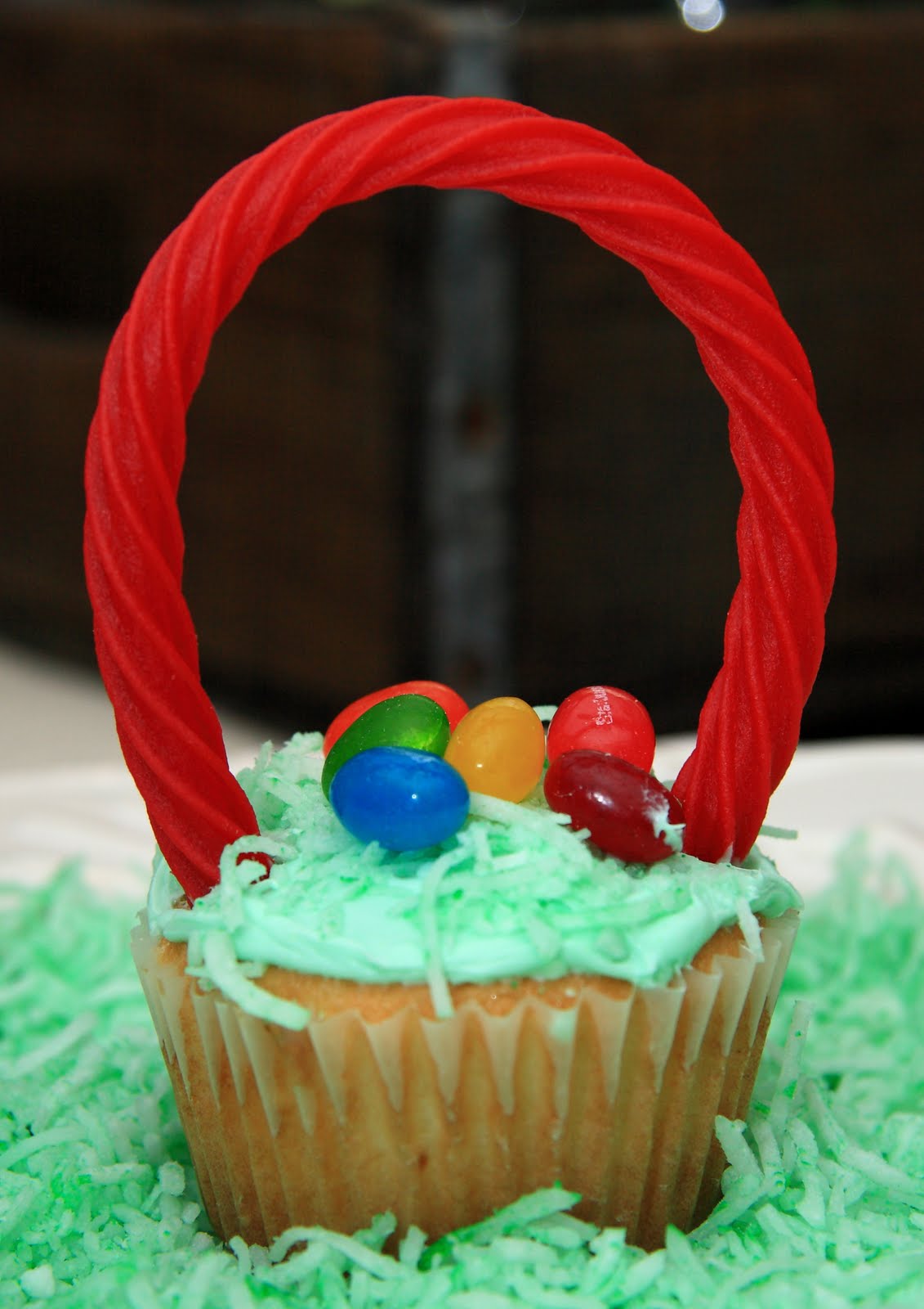 Easter Basket Cupcakes - Yellow Bliss Road