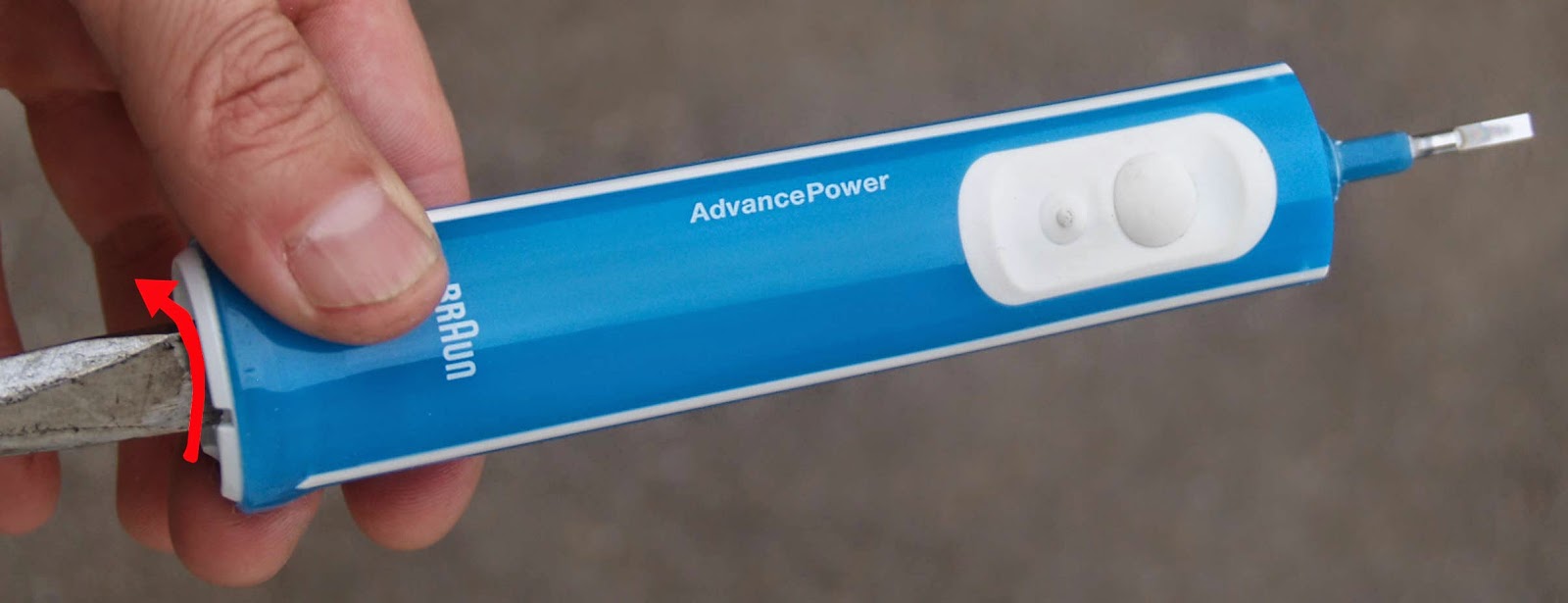 JB Service Changing battery in a Braun OralB electric toothbrush