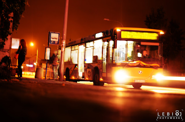 Żul jedzie autobusem, autobus jedzie żulem.