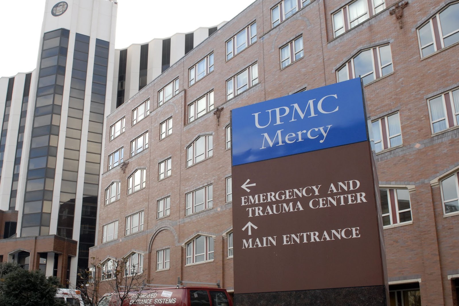 UPMC Presbyterian Shadyside Health Facility