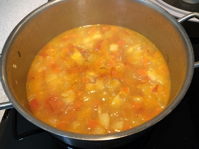 Sopa de alcachofas al curry