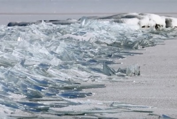 These Frozen Waves Look Like Piles Of Broken Glass, And I Can’t Stop Watching. These Frozen Waves Look Like Piles Of Broken Glass, And I Can’t Stop Watching.