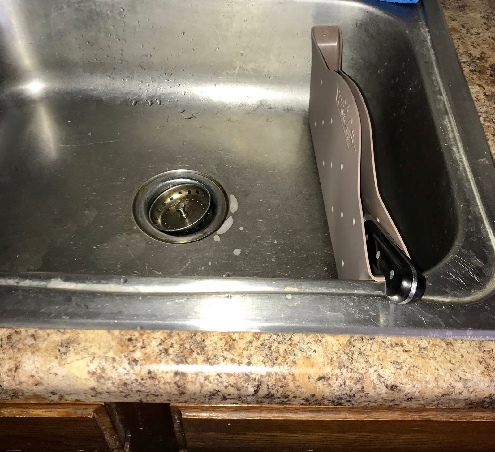 Keep Knives Safer in Your Sink