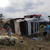 BARREIRAS: CARRETA CARREGADA COM SEMENTES DE SOJA TOMBA NA BR 242