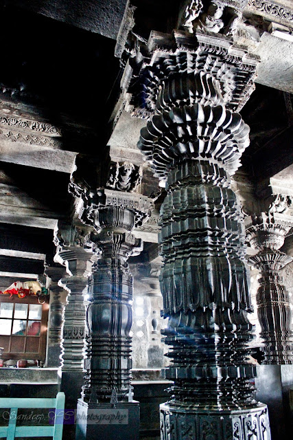 Other set of pillars towards the north entrance of the Navaranga