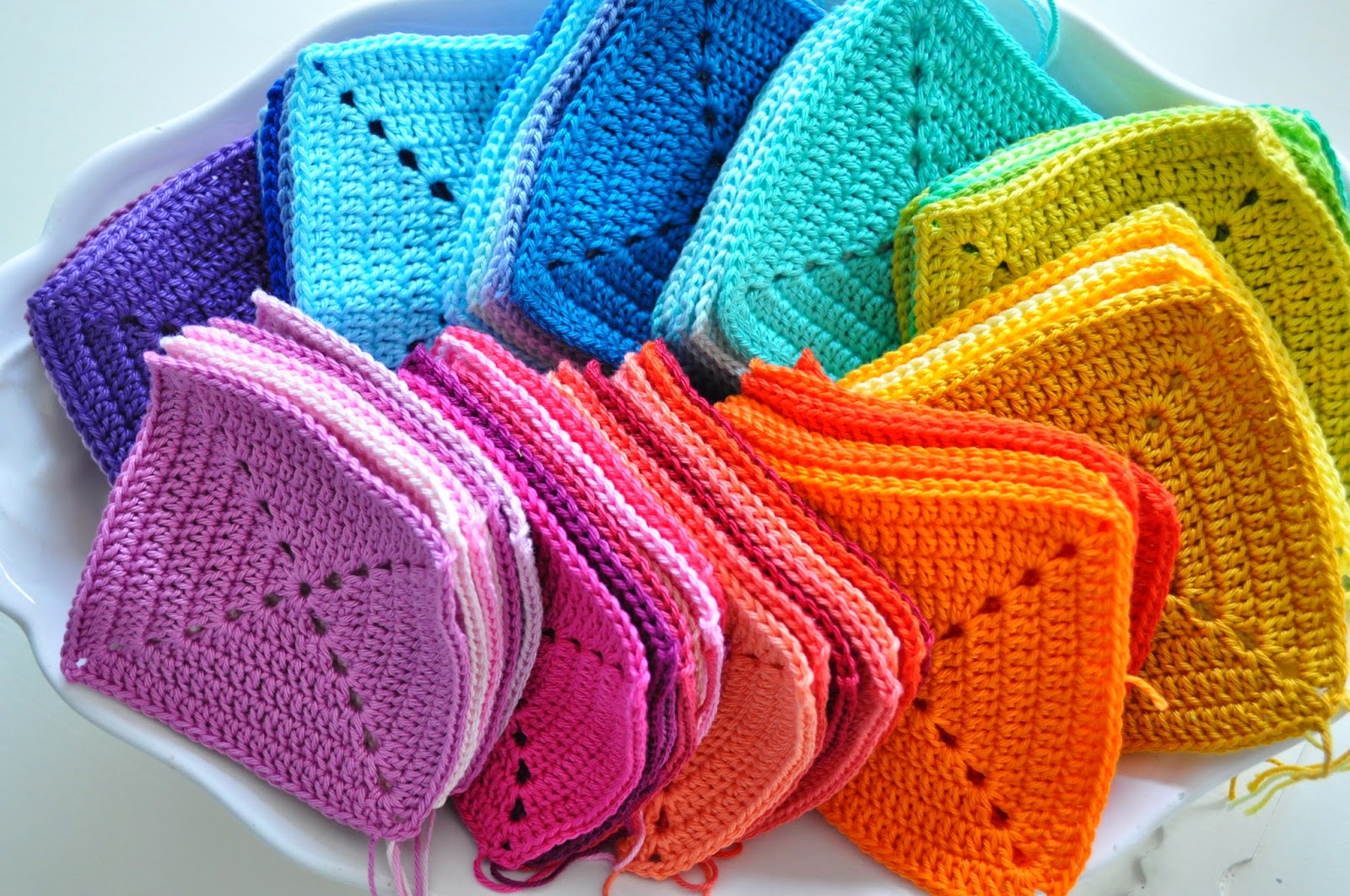 't Bezige Bijtje Rainbow blanket Joining granny squares