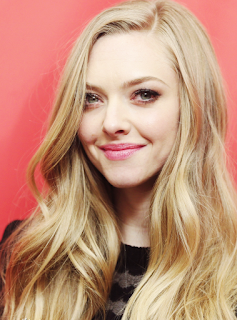 best new wallapers of Amanda Seyfried the holly wood actress hot and cute actress for whatsapp do.png