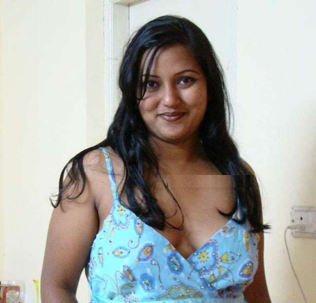 Beautiful Tamil Aunty In Stylish Dress ~ Hot Desi
