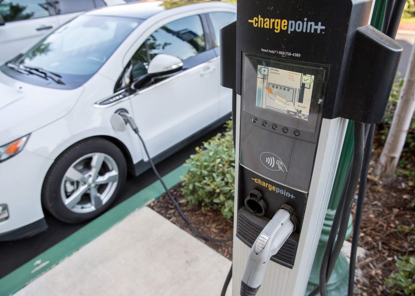 Electric Vehicle Charge Optimization Project Reduces Energy Demand and
