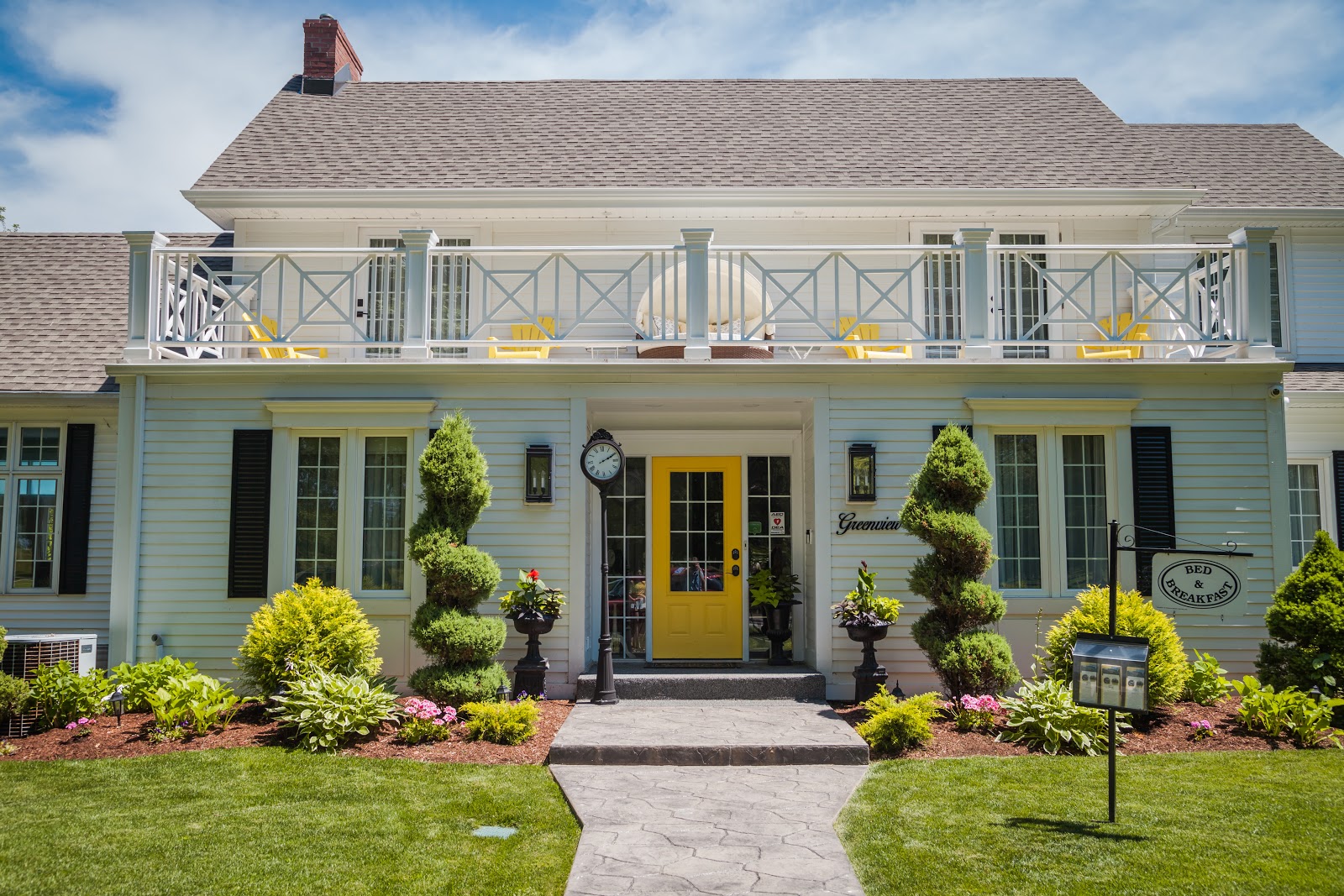 NiagaraontheLake The Loveliest Town in Canada Explore the World with Simon Sulyma