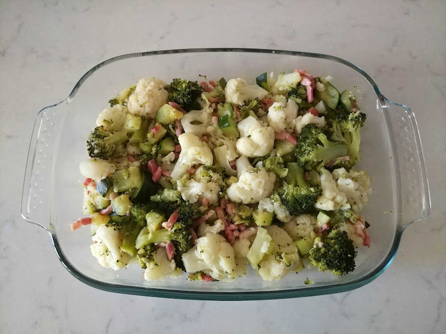 Verduras en bandeja para horno