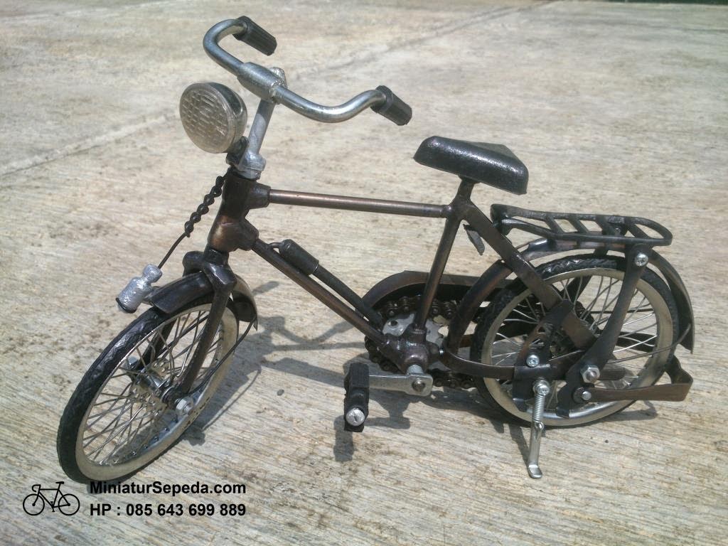Miniatur Sepeda Onthel Pria Miniatur Sepeda Onthel Pria
